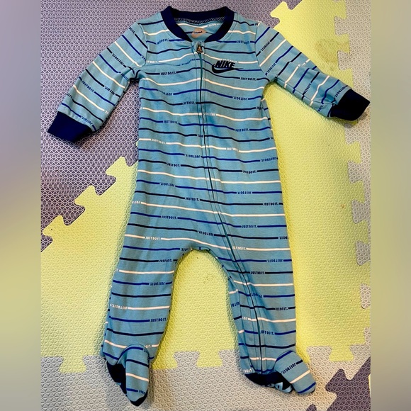 Nike Baby Graphic Footed Coverall - Picture 1 of 3